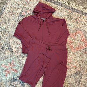 Womens Nike jogger set